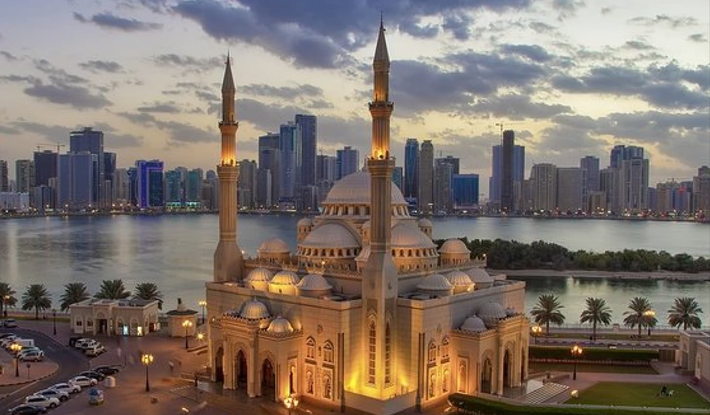 Safa One sharjah al khan, Safa One Sharjah residential tower by VR Properties in Al Khan